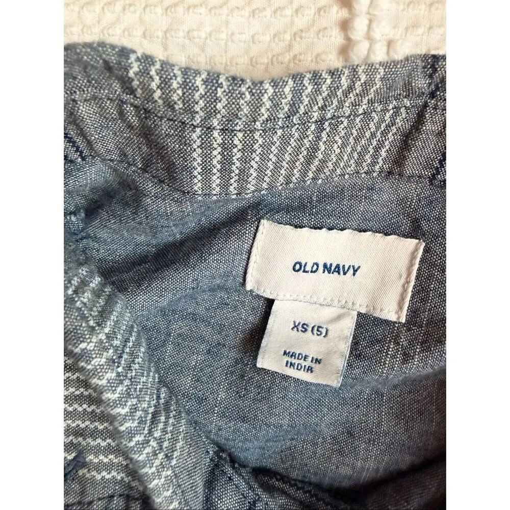 Boys 5 OshKosh Old Navy Button Down Bundle